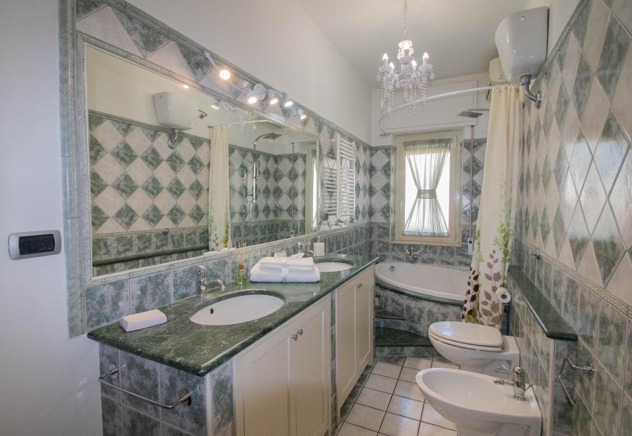 La Casa Di Adele Cagliari B&B Екстериор снимка